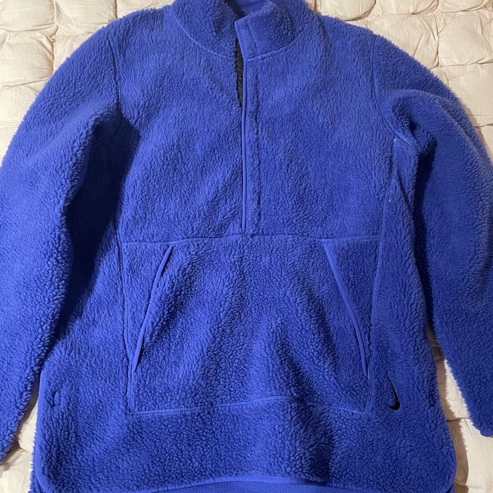 nike yoga sherpa sweatshirt